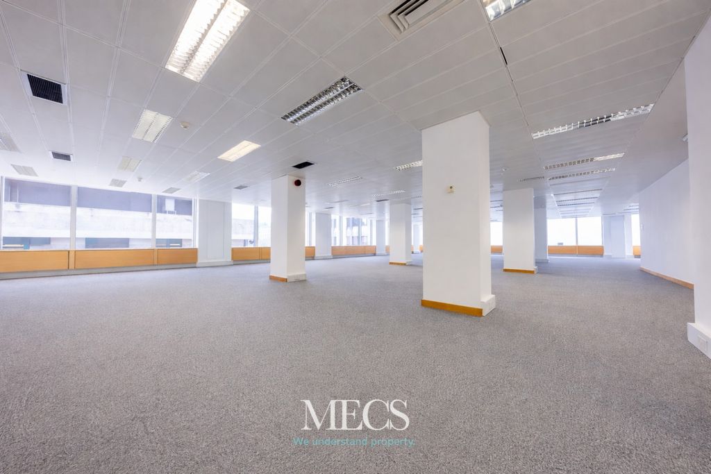 Property photo 1 of 6 4940221