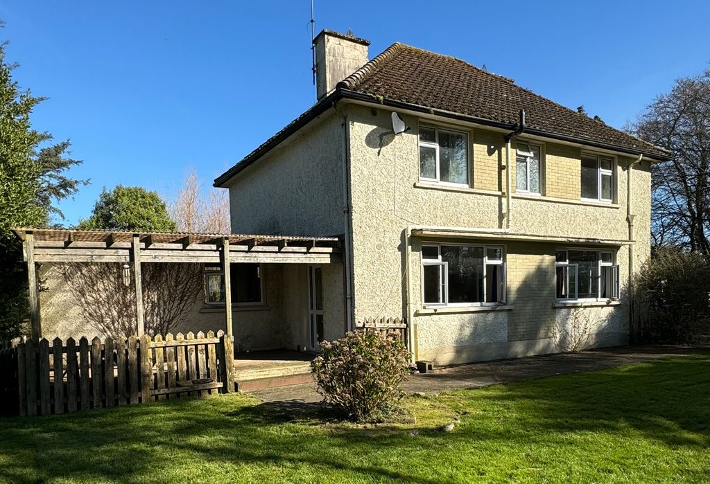 Property photo 1 of 44