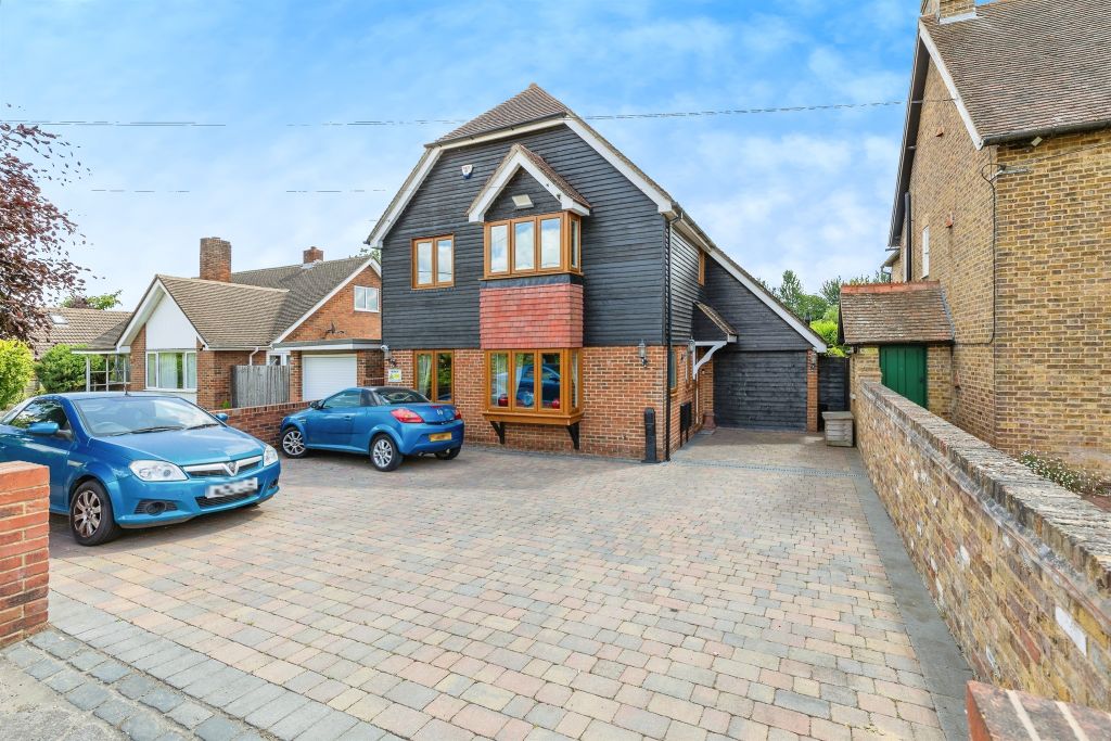 Property photo 1 of 17