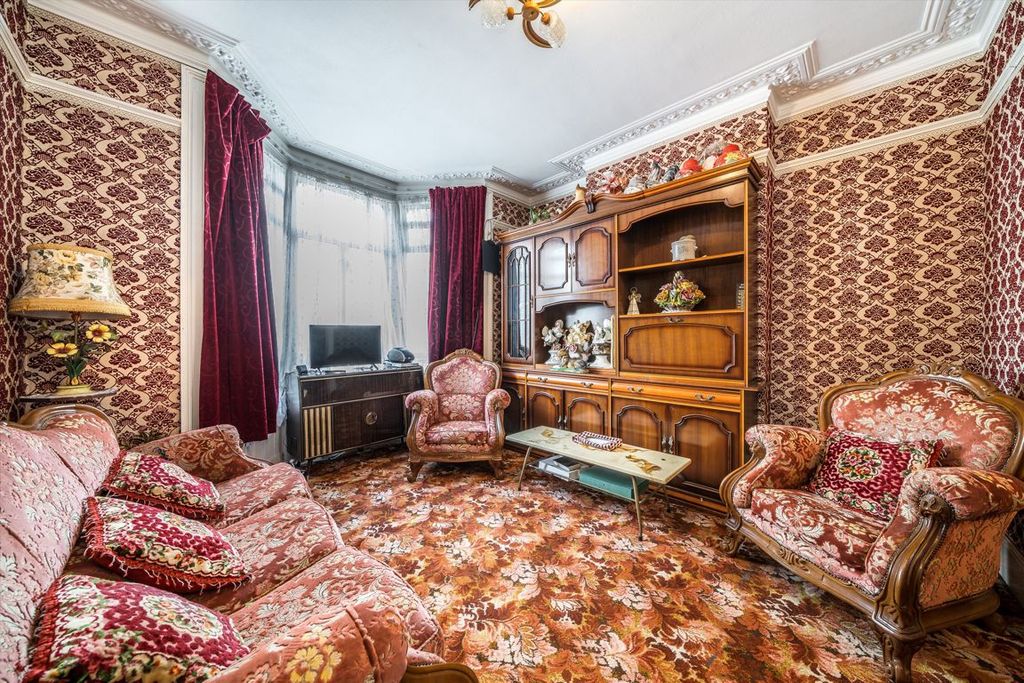 Property photo 2 of 6