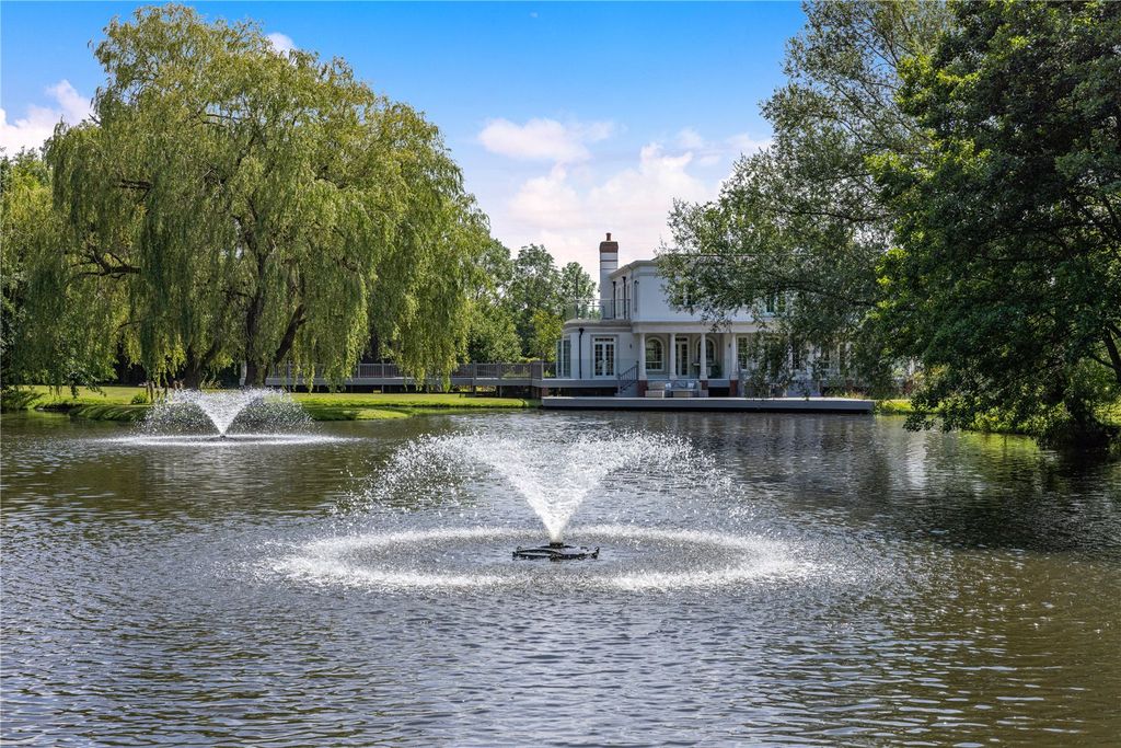Property photo 2 of 26 Fountain