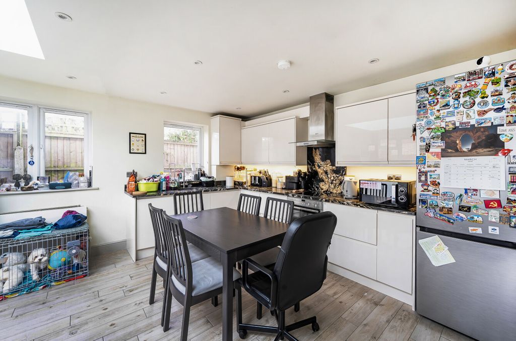 Property photo 2 of 15 1437134-16-69Cb8F...