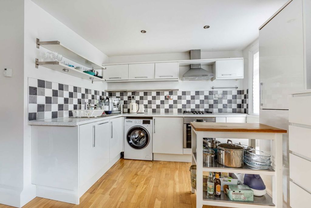 Property photo 2 of 4