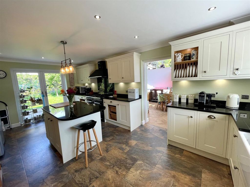 Property photo 3 of 15 Kitchen 3.Jpg