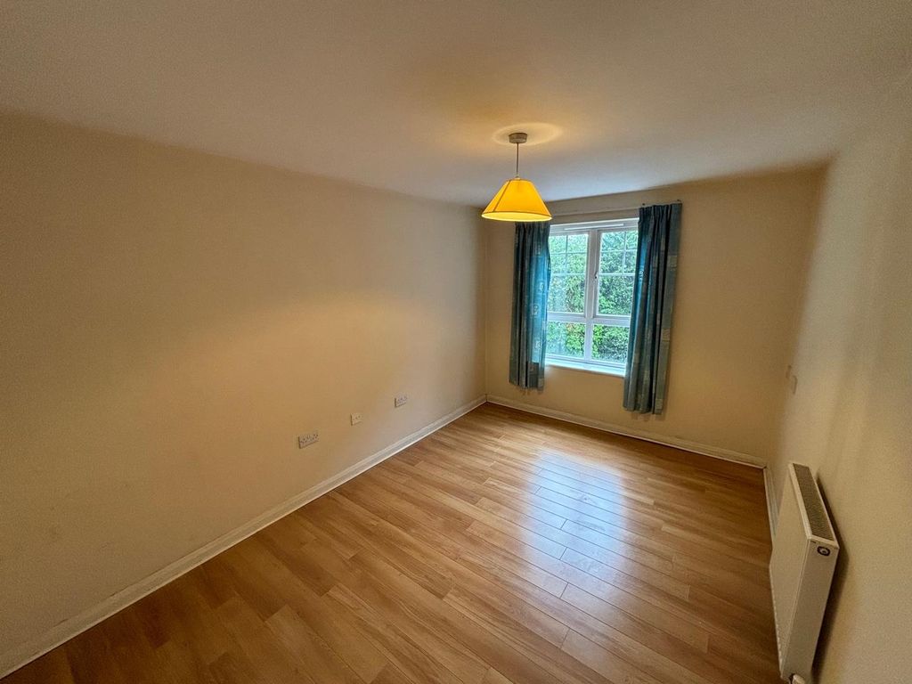 Property photo 3 of 5 Tempimagelj8Gm6.Jpg