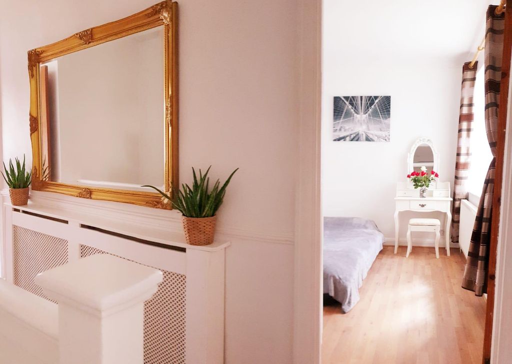 Property photo 1 of 15 3 Bedroom Garden Flat For Rent In Chingford