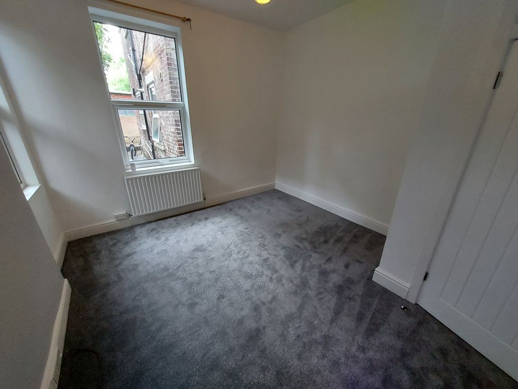 Property photo 3 of 6 Bedroom
