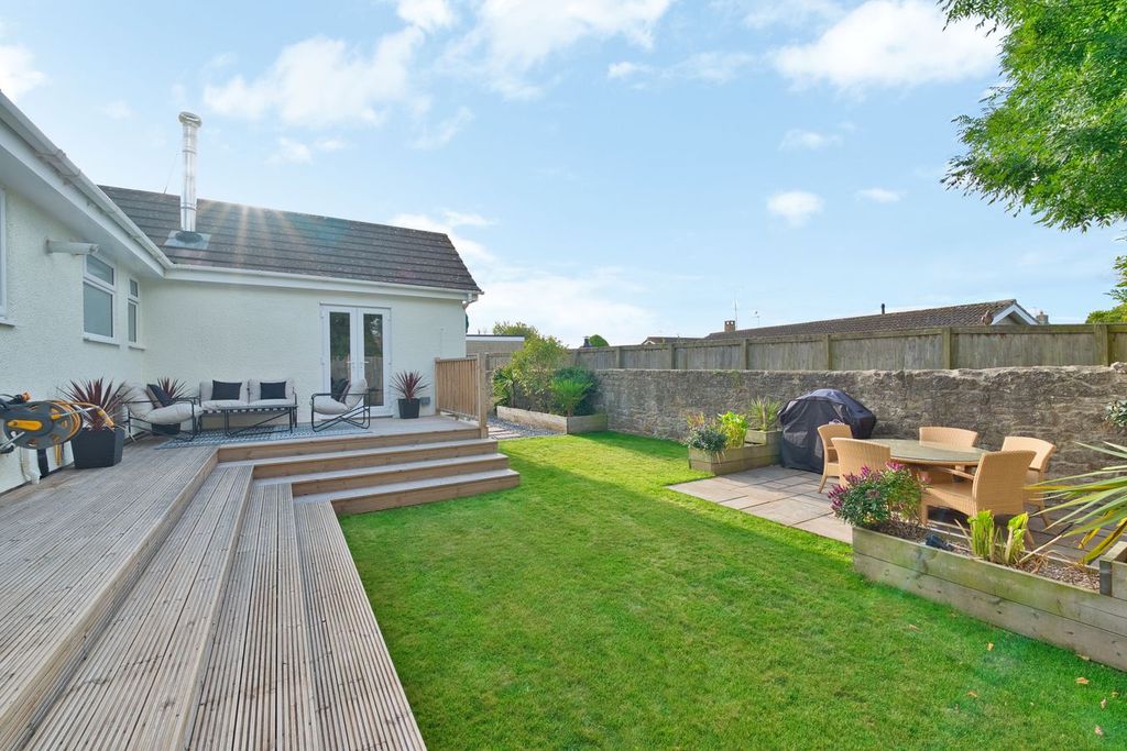 Property photo 2 of 23