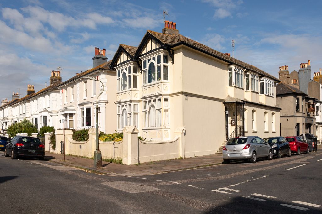 Property photo 1 of 6 F71Osbornevillas7