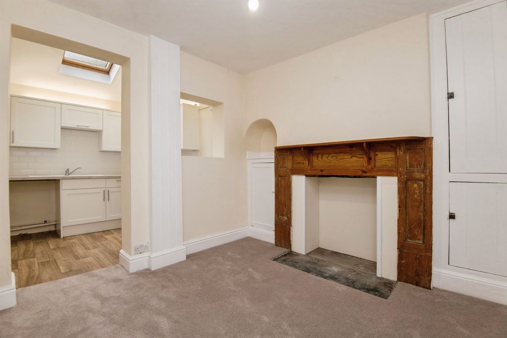 Property photo 3 of 16