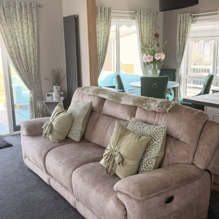 Property photo 2 of 7 Img 4105 5d28172489Ca94697552E342d63Af4Fd Scaled