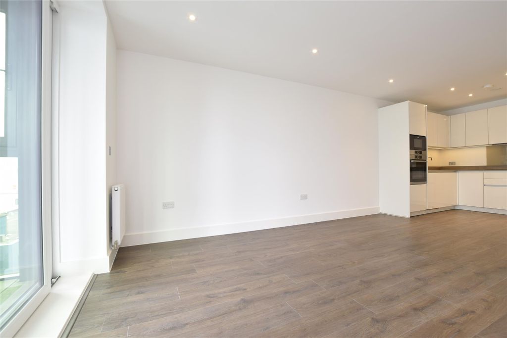 Property photo 3 of 10 Living Area2