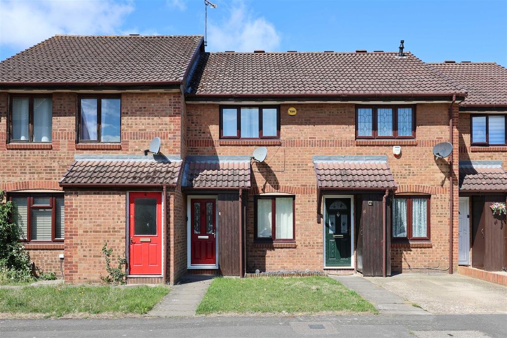 Property photo 1 of 18 External