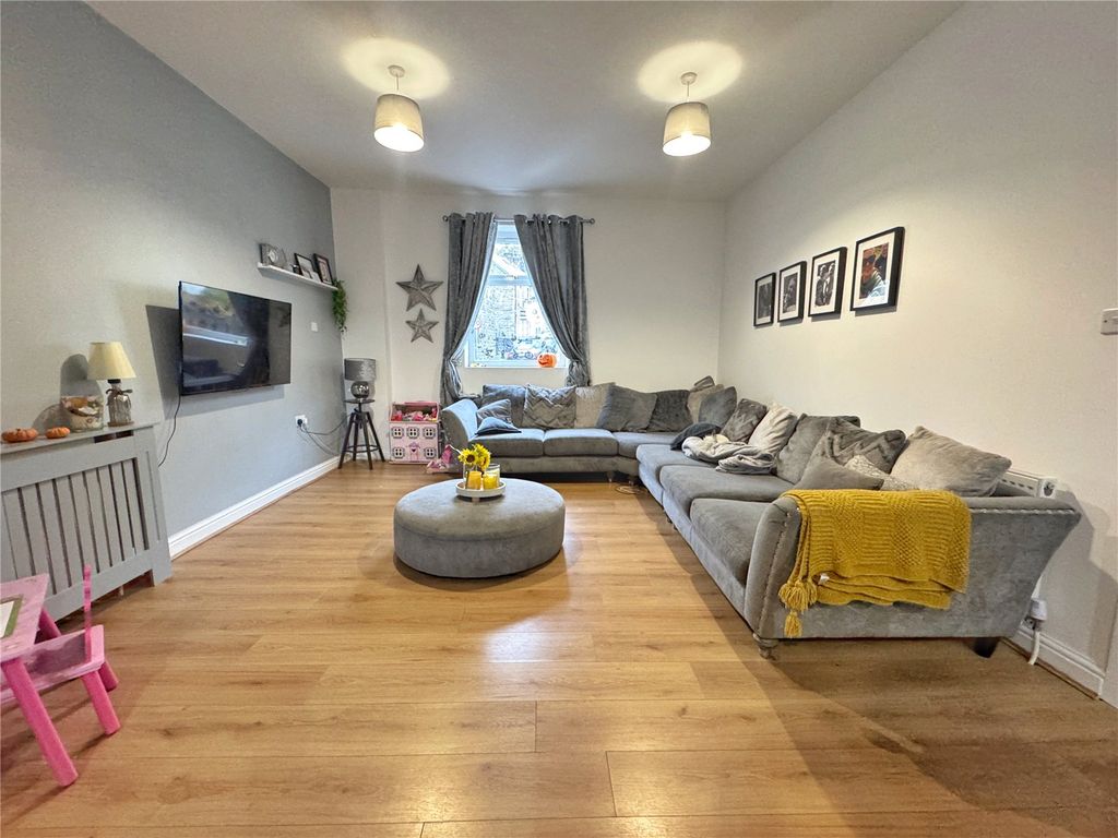 Property photo 3 of 14 Picture No. 07