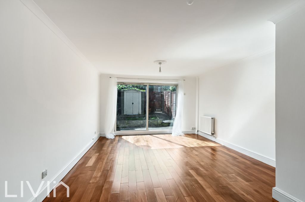 Property photo 2 of 11 2