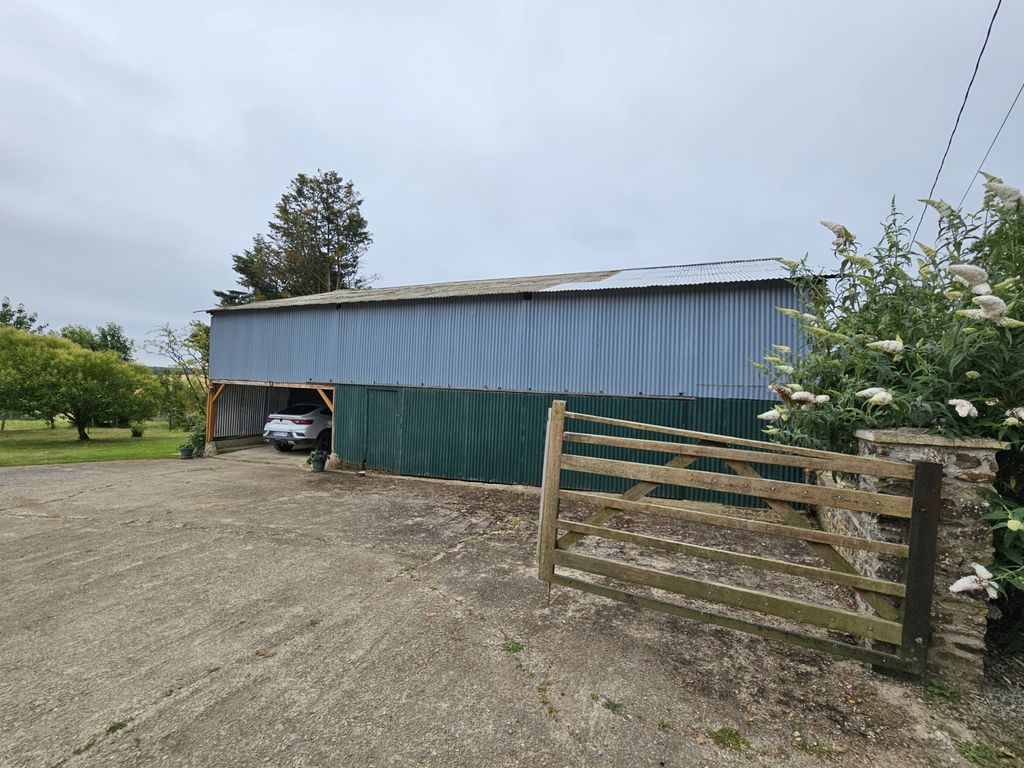 Property photo 3 of 10