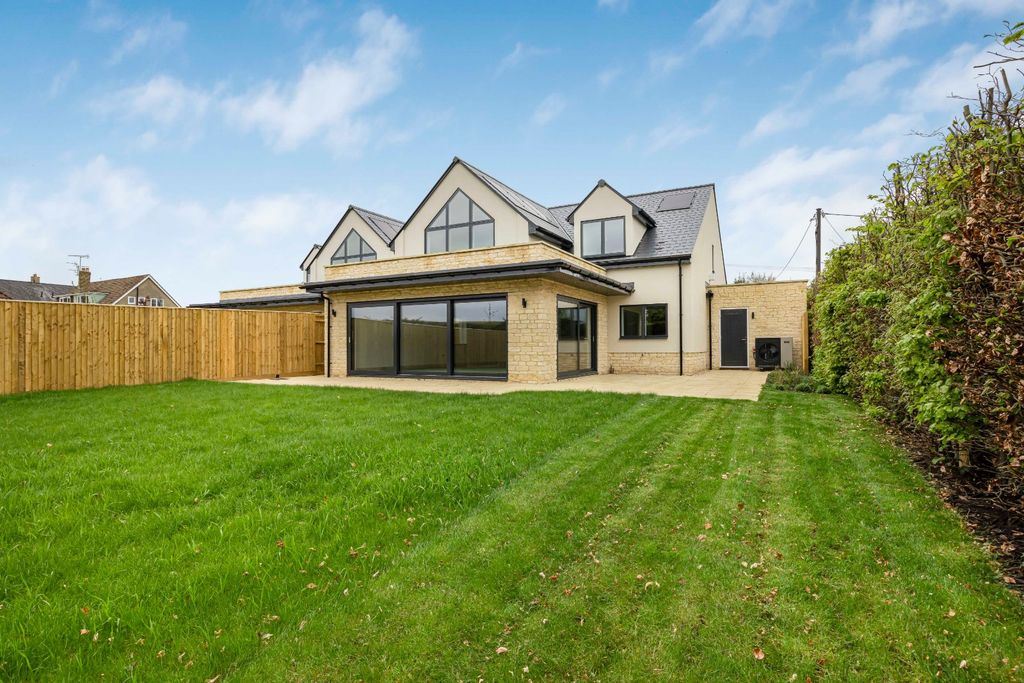 Property photo 2 of 11 Picture No. 06