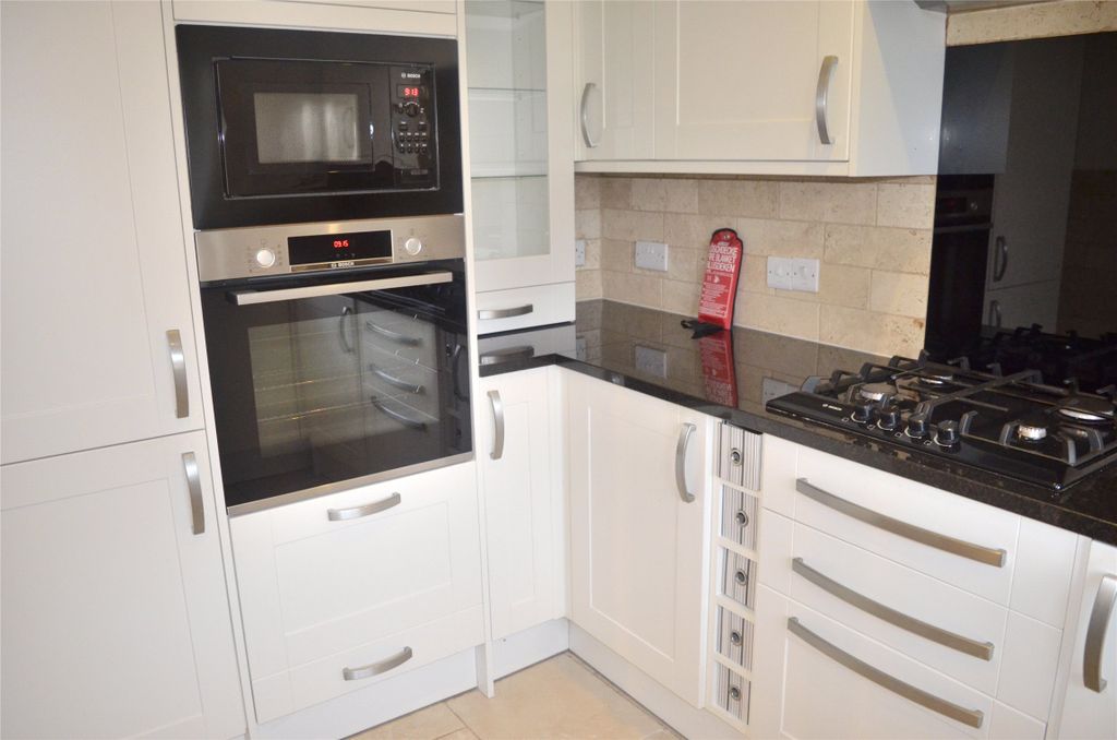 Property photo 2 of 18 Picture No. 31