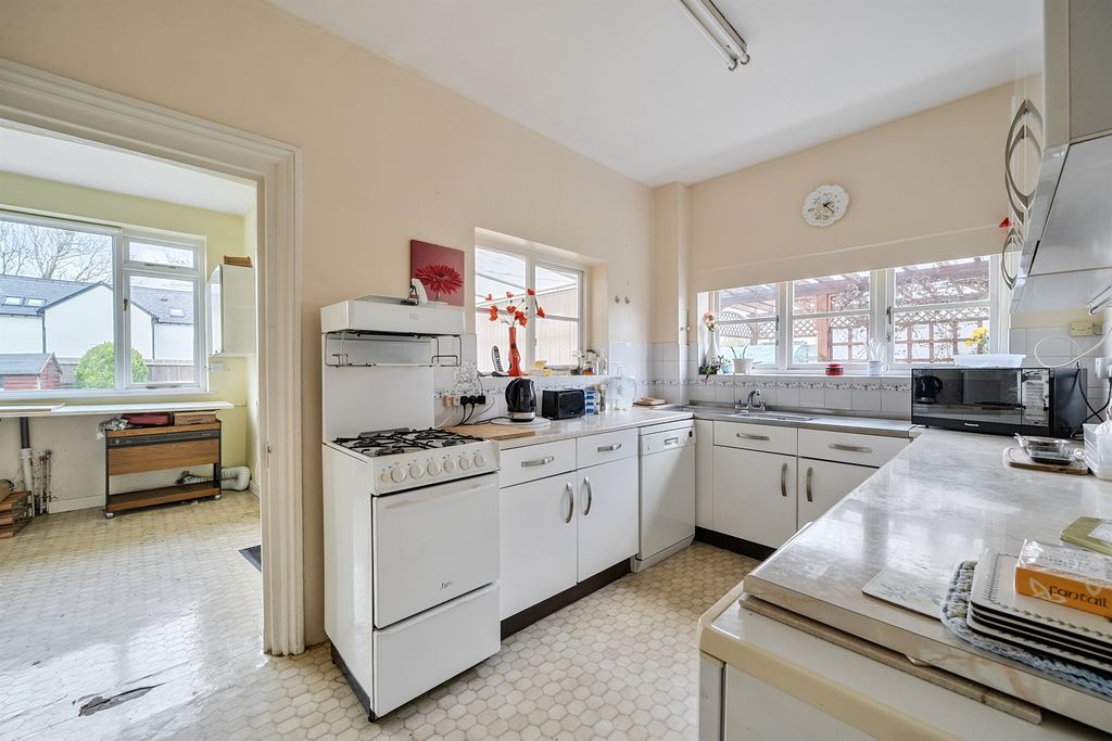 Property photo 2 of 12