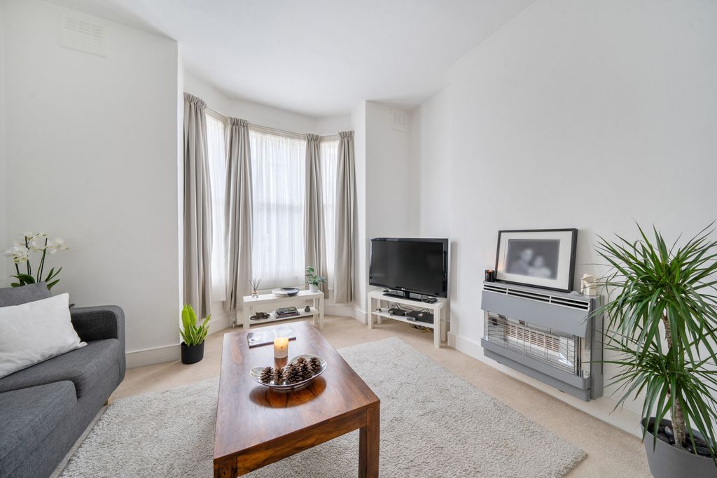 Property photo 2 of 18 Reception