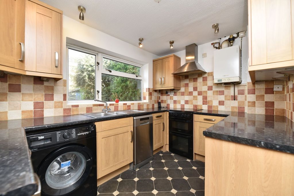 Property photo 2 of 18