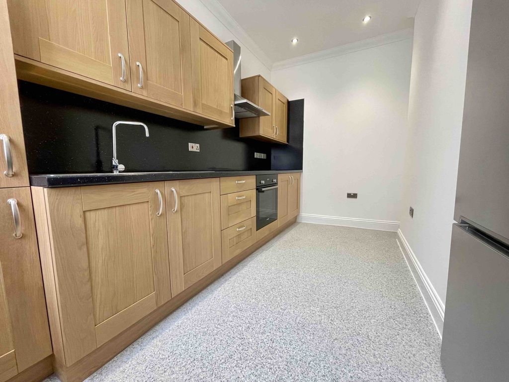 Property photo 1 of 10 3 Bedroom Apartment For Let
