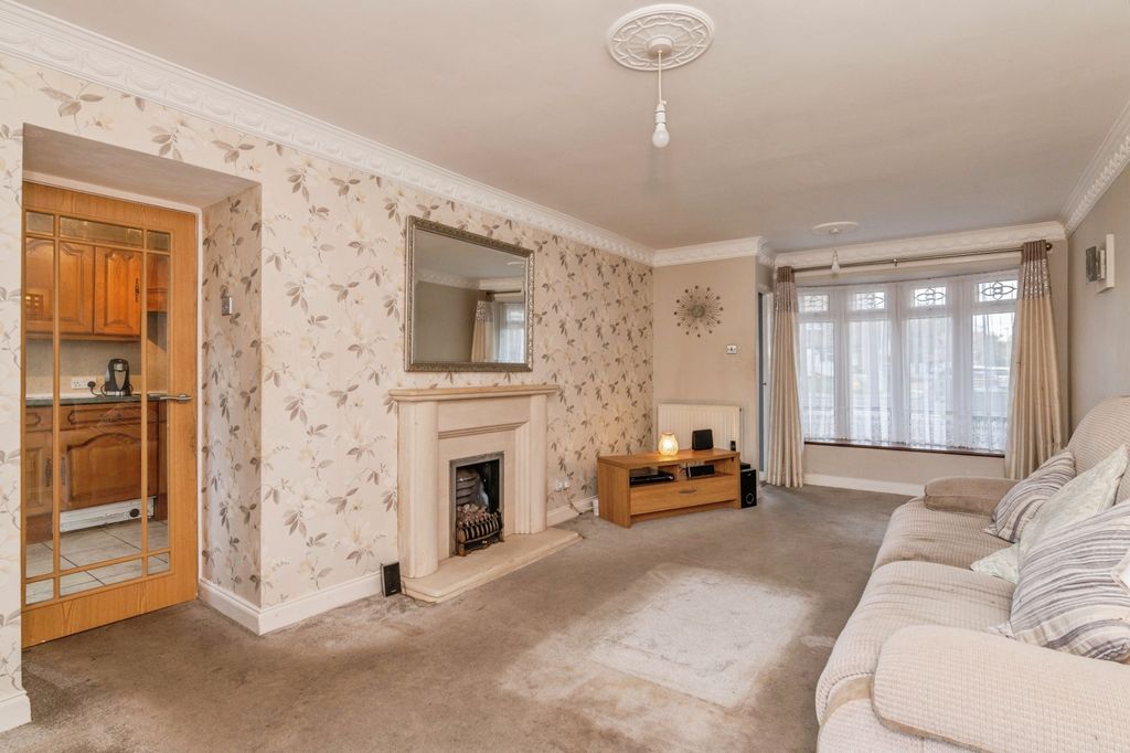 Property photo 3 of 20