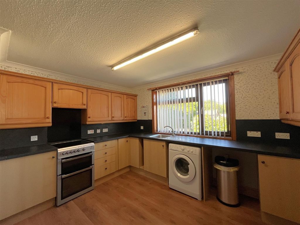 Property photo 2 of 20 Kitchen