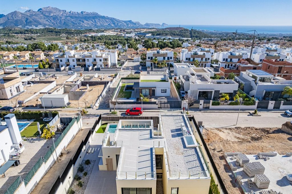 Property photo 3 of 35