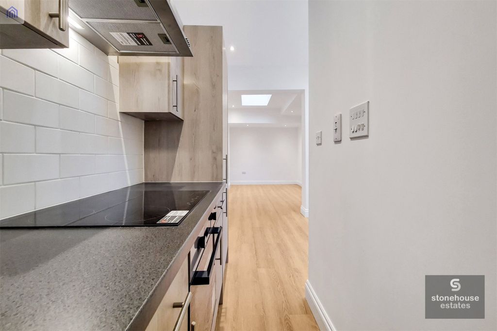 Property photo 3 of 11 Picture No. 10