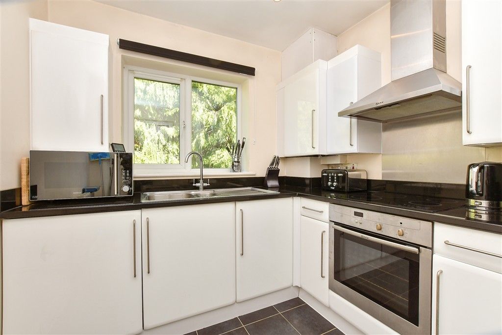 Property photo 3 of 13 Kitchen