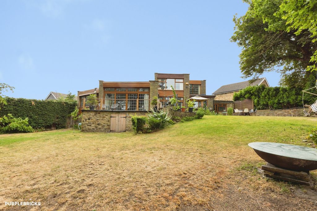 Property photo 1 of 64