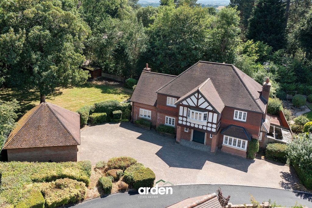Property photo 1 of 32
