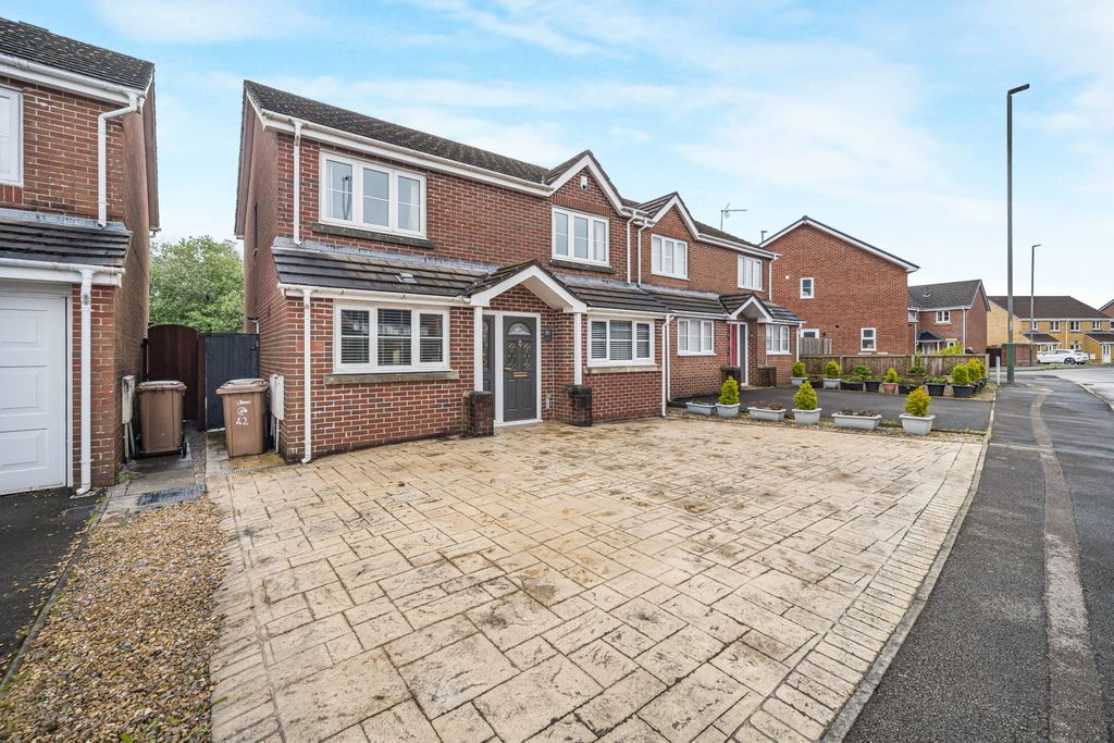 Property photo 2 of 46