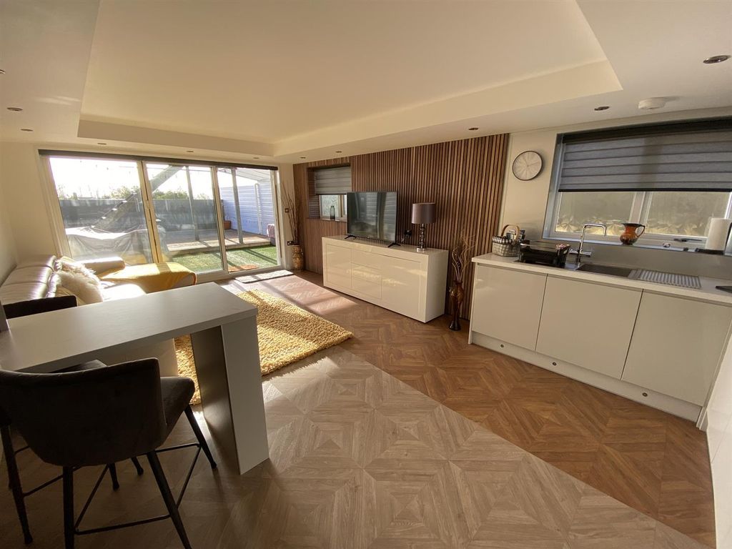 Additional image 21 of 6 bed detached house for saleStradey Hill, Pwll SA15