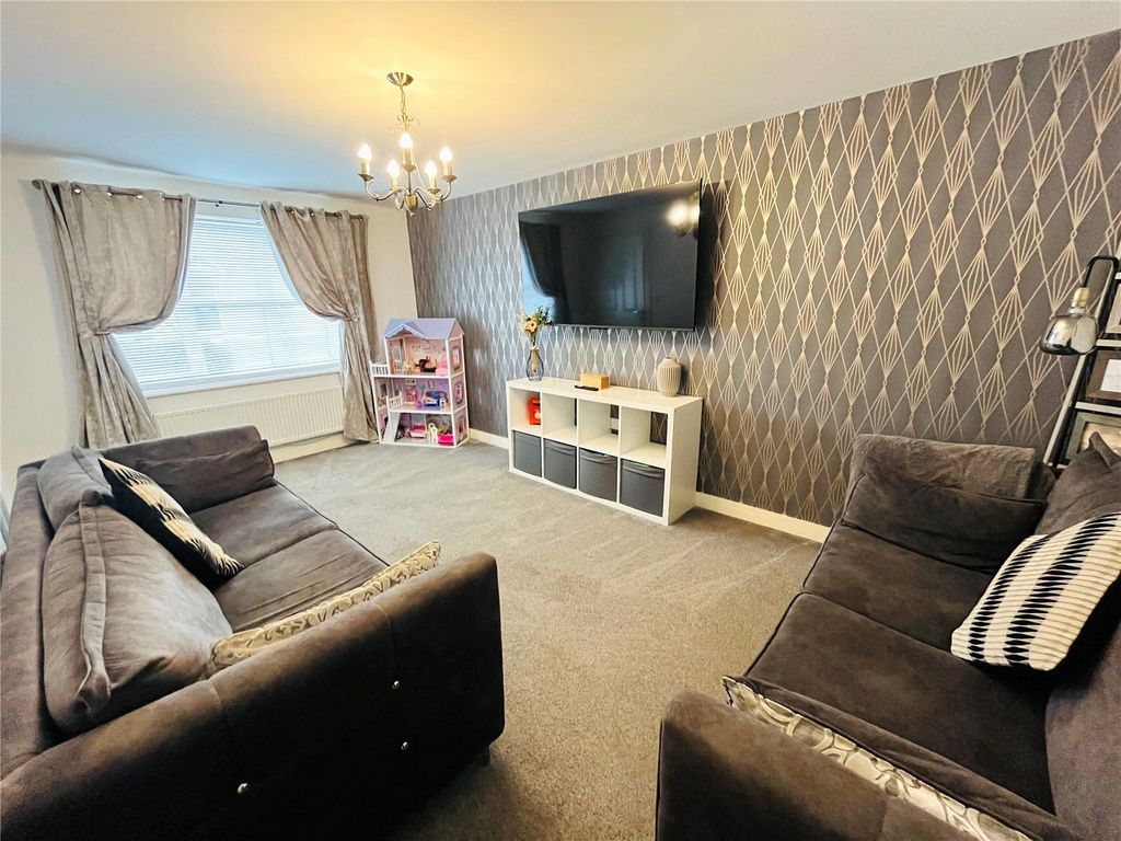 Property photo 2 of 13 Picture No. 11