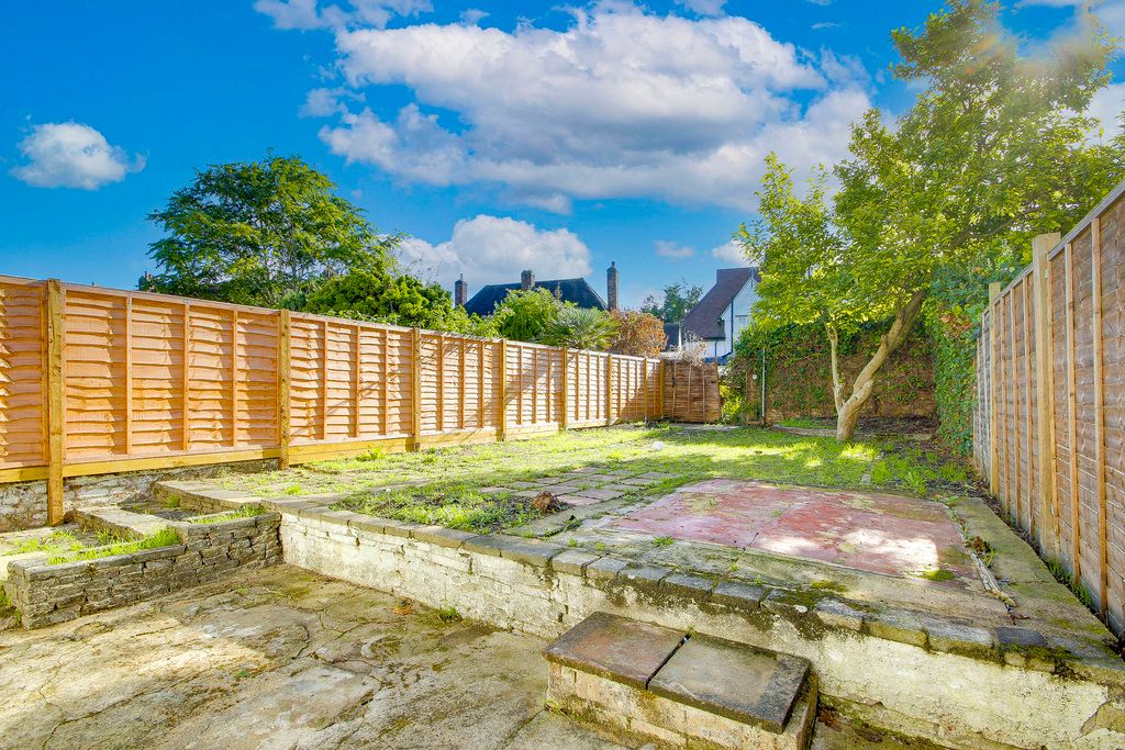 Property photo 2 of 12