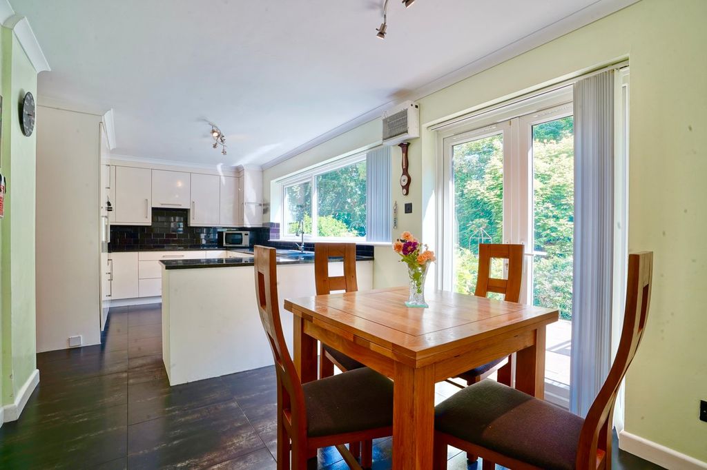 Property photo 3 of 24