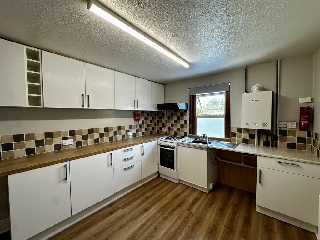 Property photo 2 of 13 4.Jpg