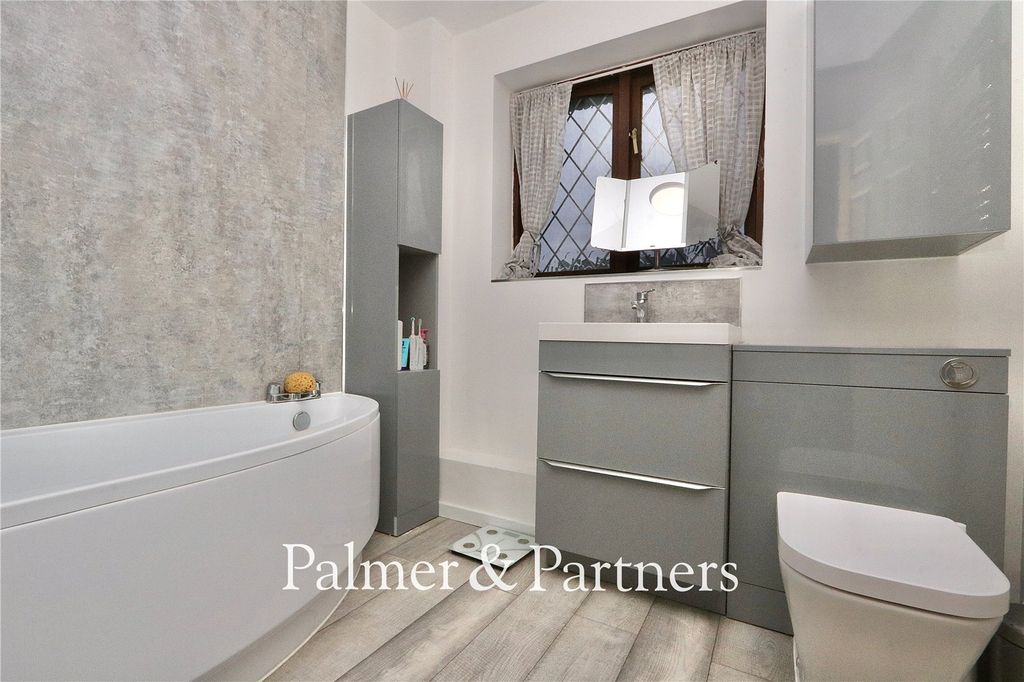 Property photo 3 of 27 Picture No. 05