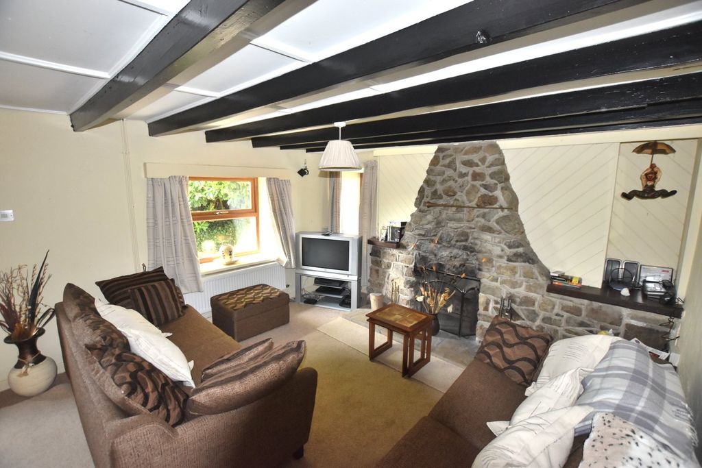 Property photo 2 of 13