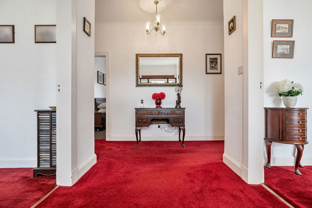 Property photo 3 of 23