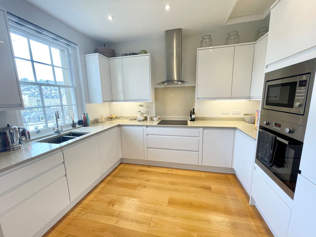 Property photo 2 of 8 Kitchen