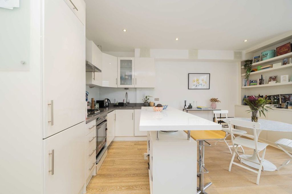 Property photo 2 of 5