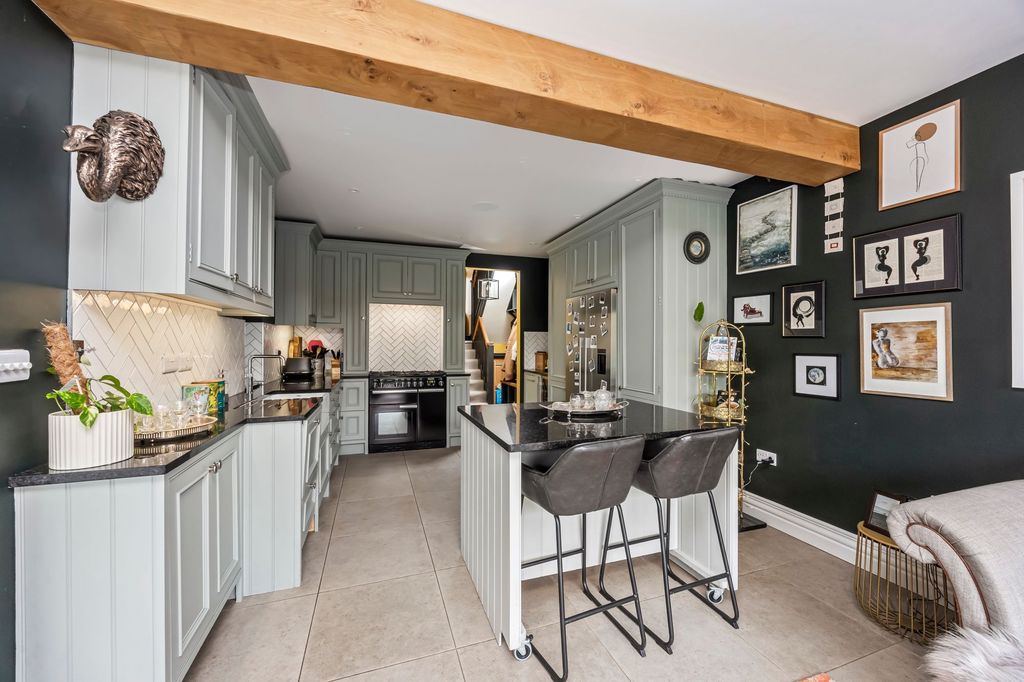 Additional image 7 of 5 bed semi-detached house for saleHaywards Road, Haywards Heath RH16