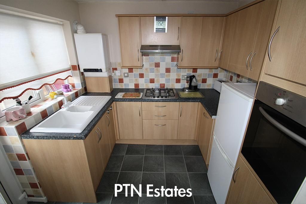 Property photo 2 of 12 Kitchen