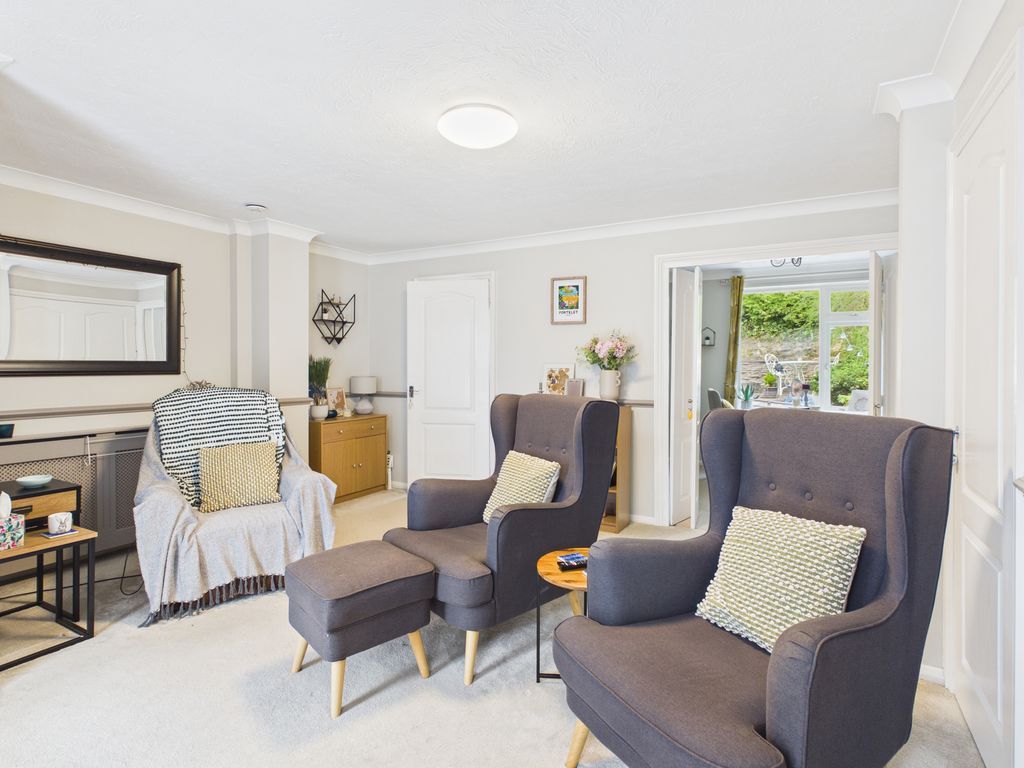Property photo 3 of 12 Sitting Room