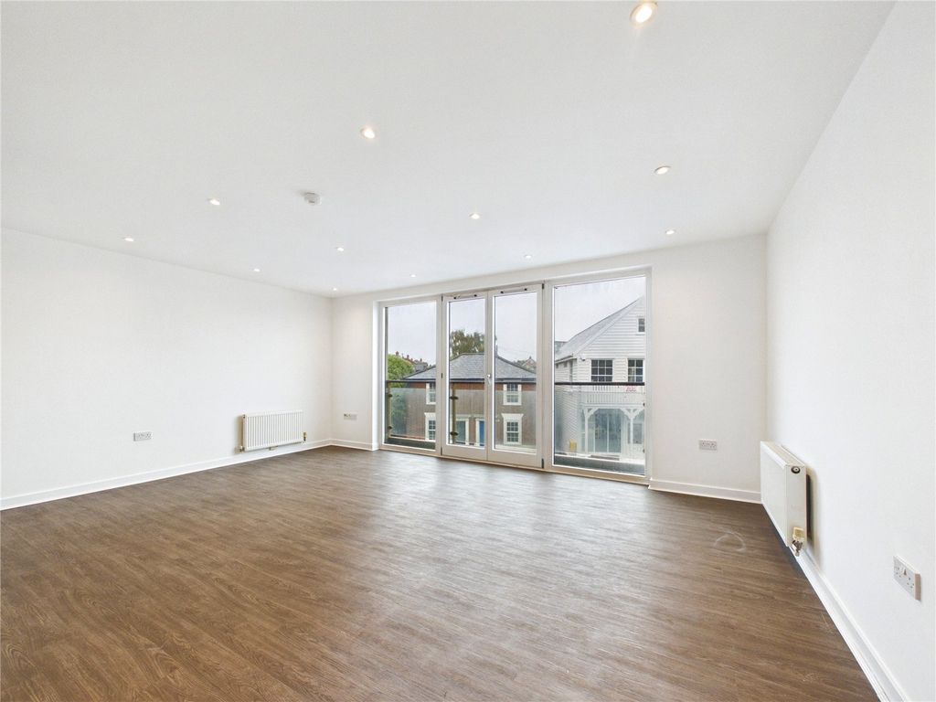 Property photo 2 of 9 Picture No. 20