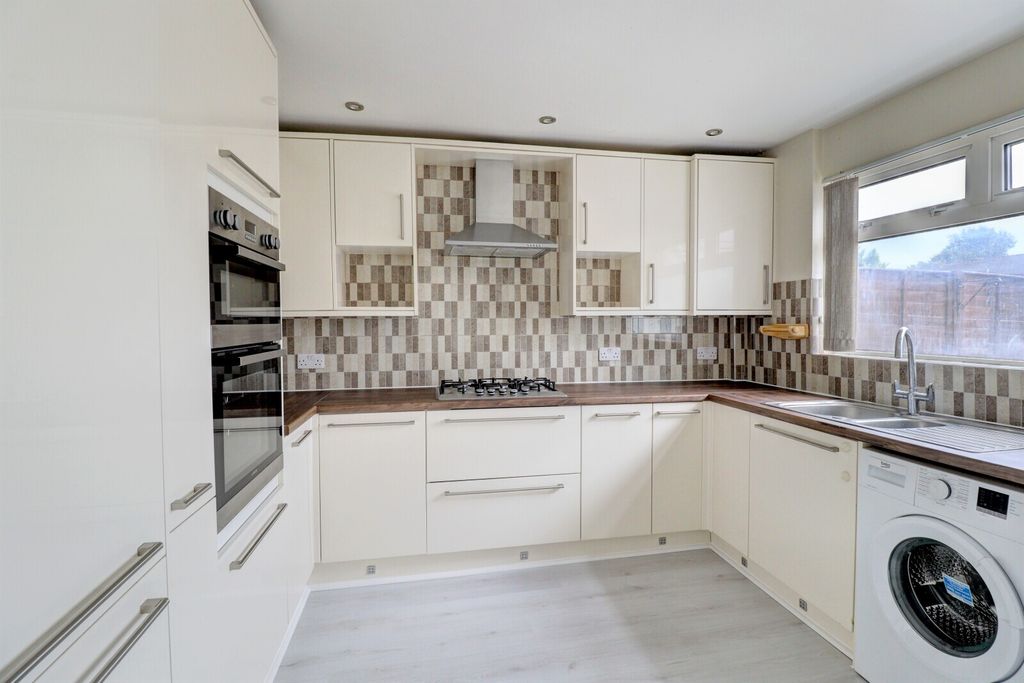 Property photo 2 of 12 Picture No. 03