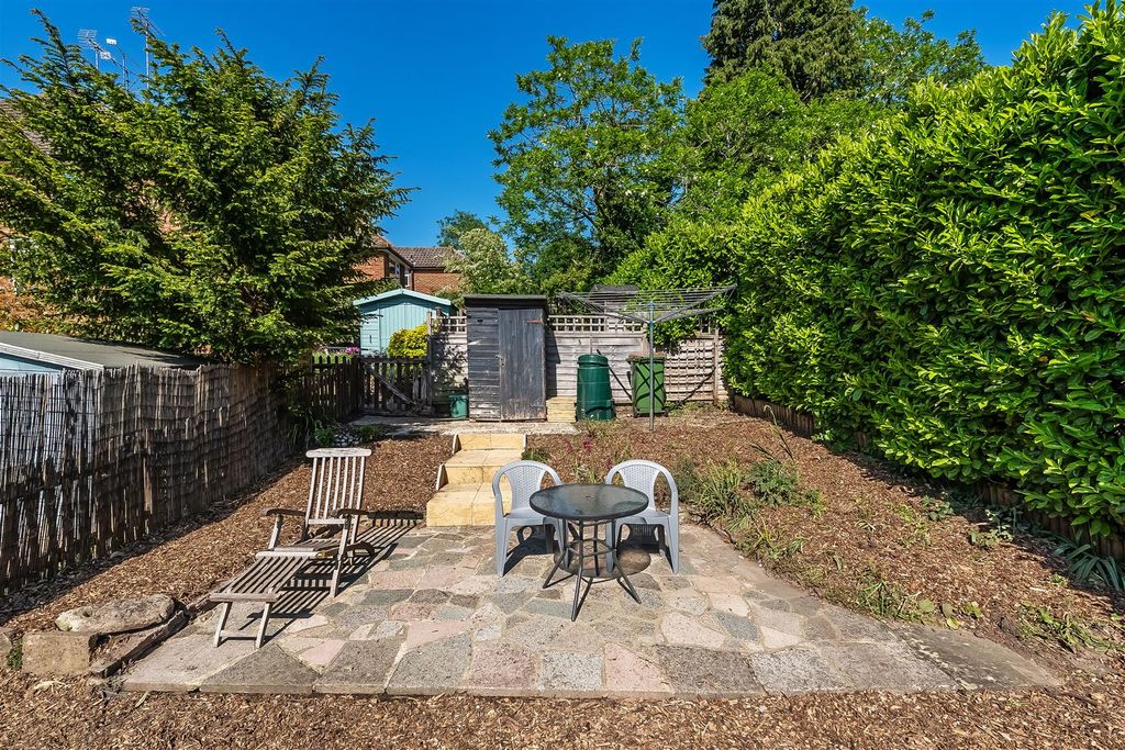 Additional image 9 of 2 bed maisonette for saleMinchin Close, Leatherhead KT22